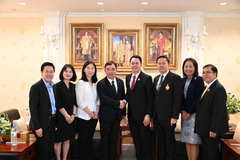 ผู้อำนวยการวิทยาลัยเทคนิคพระนครศรีอยุธยา นำคณะจีน เข้าเยี่ยมคารวะปลัด ศธ.