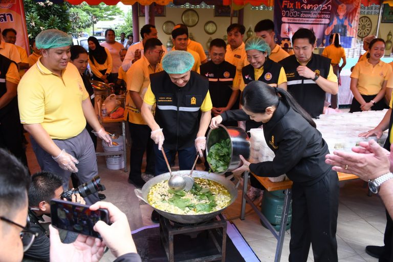 กิจกรรม Fix it จิตอำสำ “ช่วยเหลือผู้ประสบอุทกภัยในพื้นที่จังหวัดพระนครศรีอยุธยา”